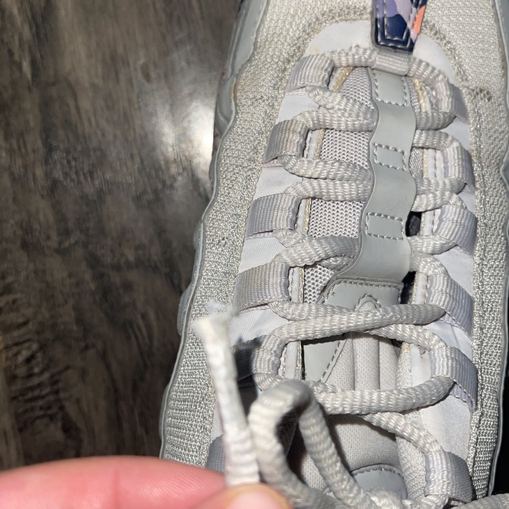 Woman’s Nike’s - Picture 6 of 6